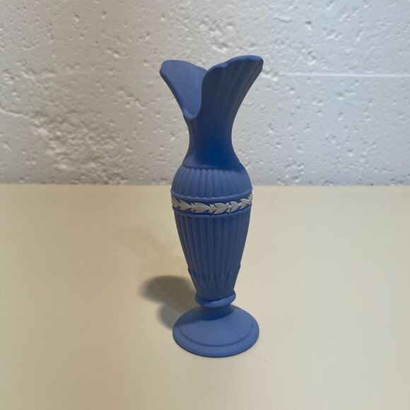 Wedgwood Blue Jasperware Lotus Bud Vase with White Motif - Picture 4 of 8